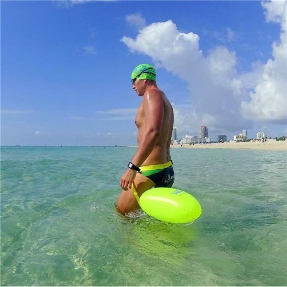 Swim Bubble for Open Water Swimmers and Triathletes-Be Bright,Be Seen & Be Safer - Picture 4 of 6